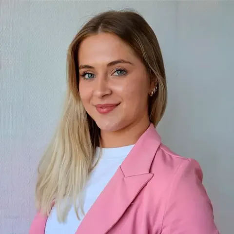 Eva Bertoni, Gestionnaire formation